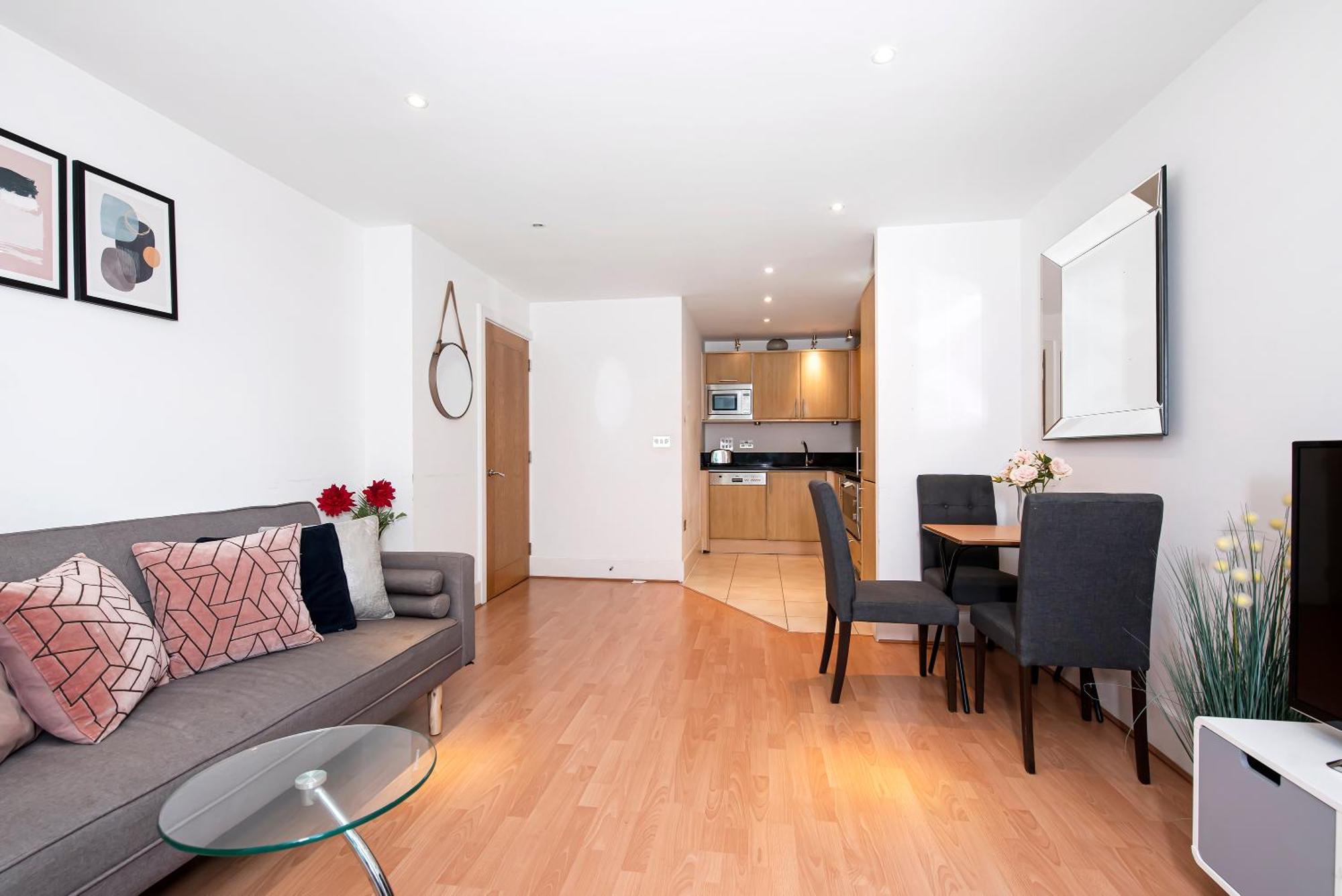 Central 2 Bed With Large Terrace Лондон Екстериор снимка