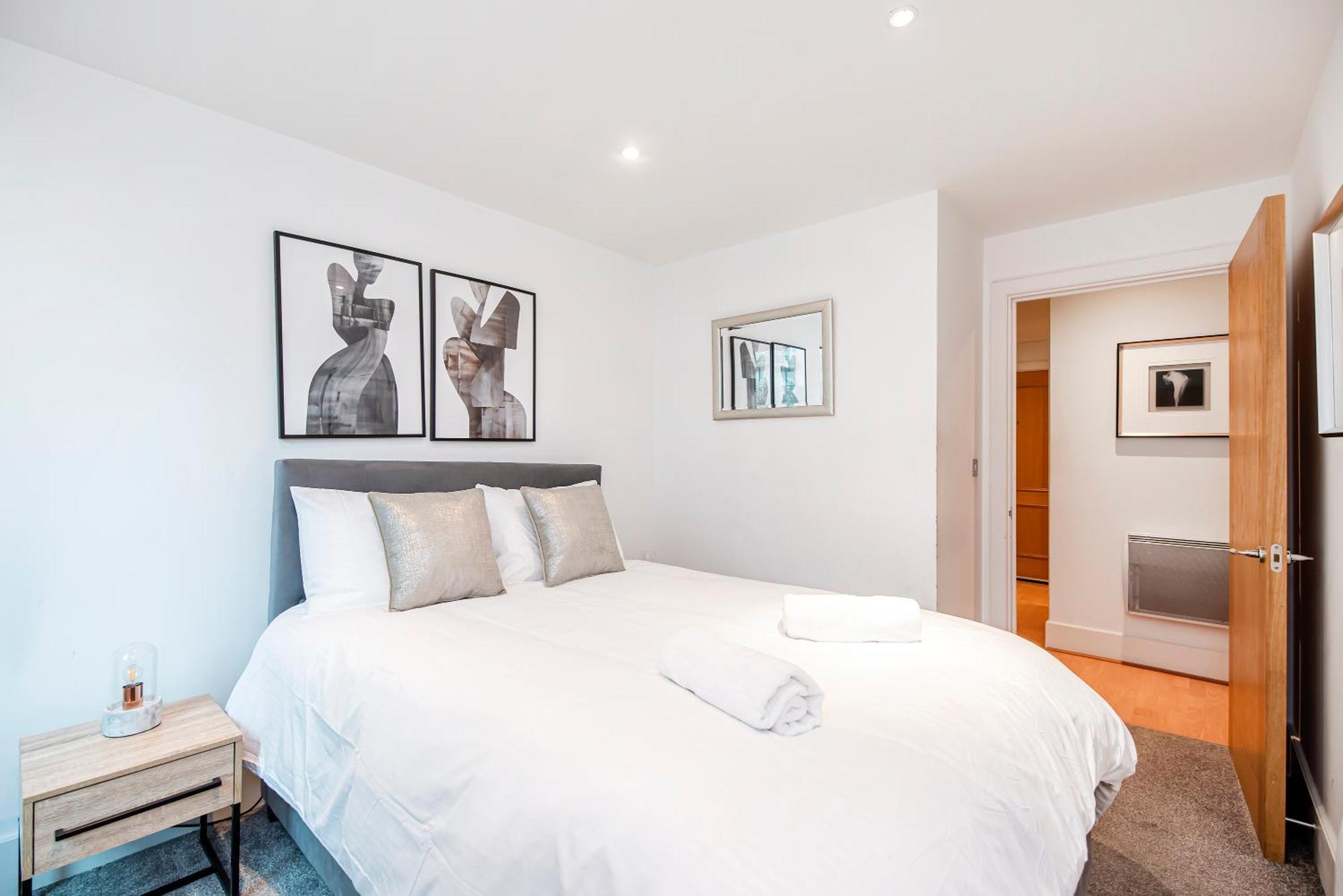 Central 2 Bed With Large Terrace Лондон Екстериор снимка