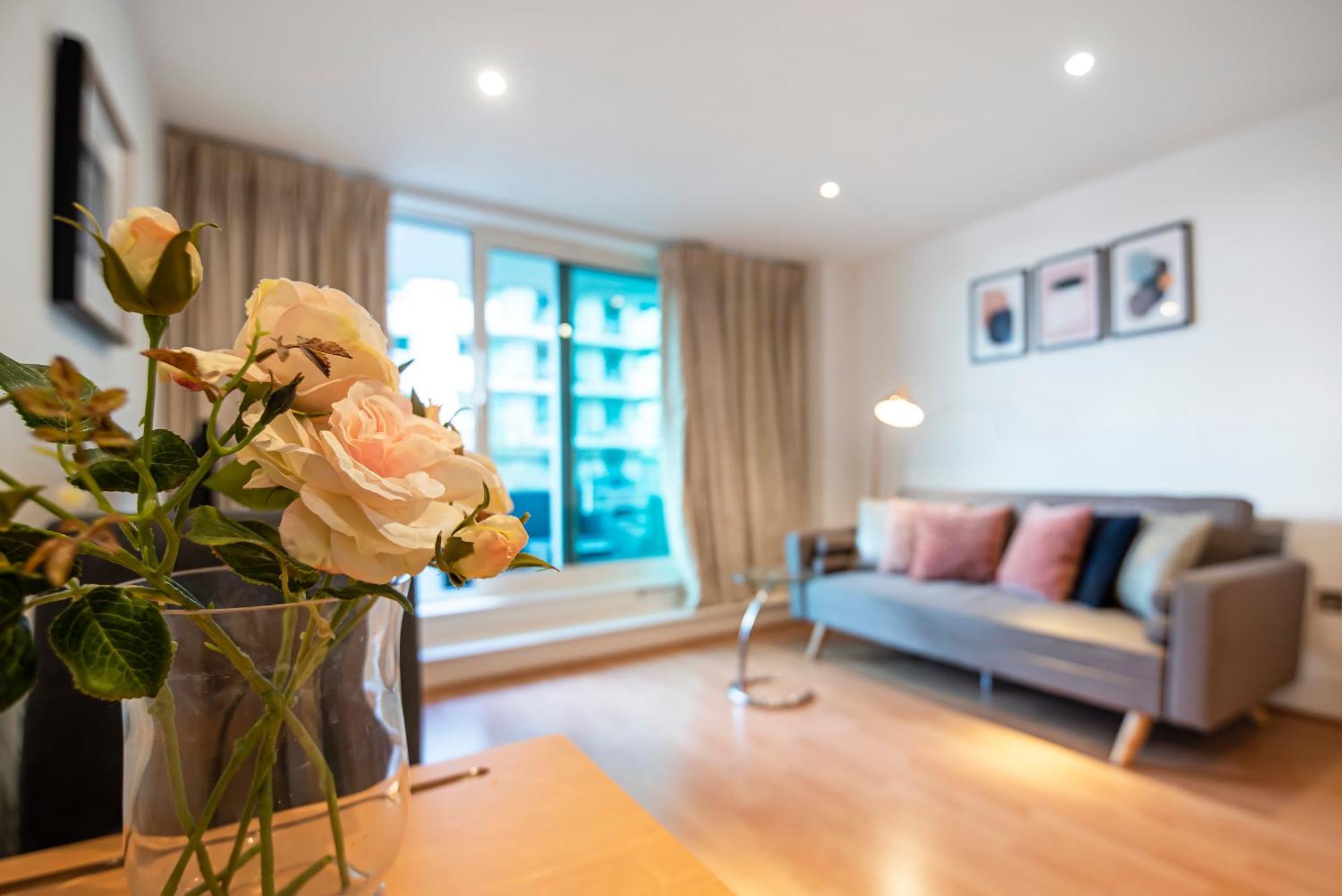 Central 2 Bed With Large Terrace Лондон Екстериор снимка